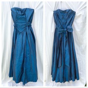 🌀Vintage Metallic Blue & Black Strapless Gown 🌀
